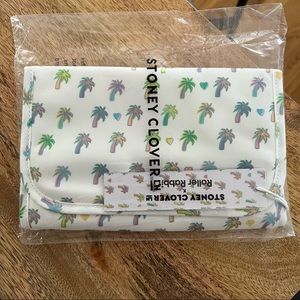 Stoney Clover Lane x Roller Rabbit Palm Dreams  Jewelry Roll